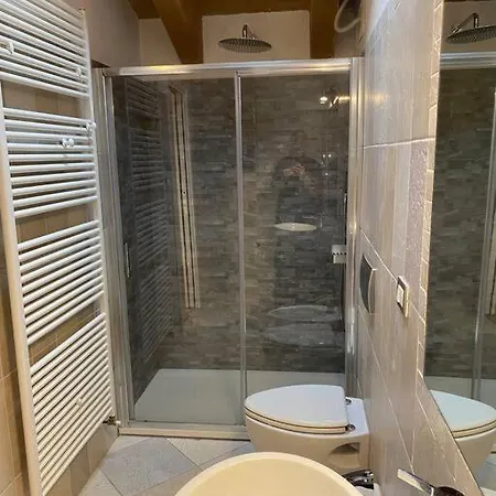 Interno 8 Con Box Auto Privato Gratuito Ferrara