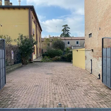 Interno 8 Con Box Auto Privato Gratuito Διαμέρισμα