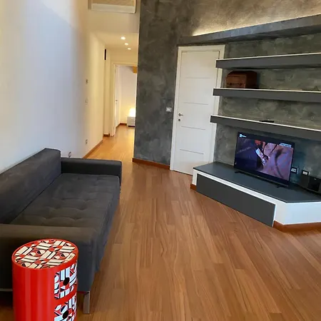 Interno 8 Con Box Auto Privato Gratuito Daire *
