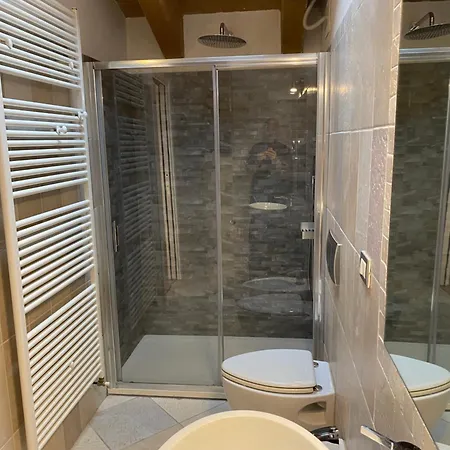 Interno 8 Con Box Auto Privato Gratuito Daire Ferrara