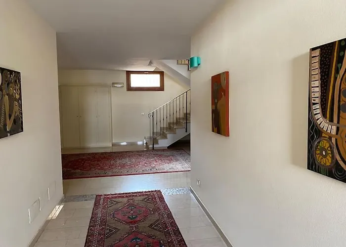 Interno 8 Con Box Auto Privato Gratuito *