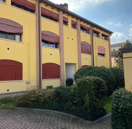 Interno 8 Con Box Auto Privato Gratuito Apartmán Ferrara