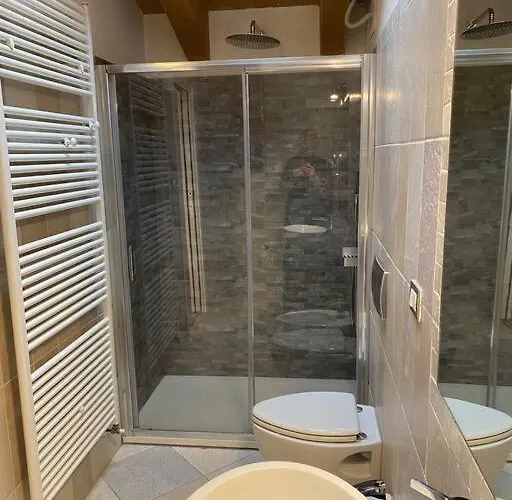 Interno 8 Con Box Auto Privato Gratuito Φεράρα