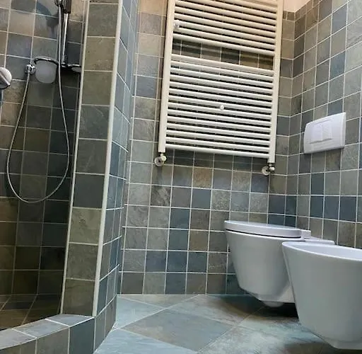 Interno 8 Con Box Auto Privato Gratuito Φεράρα