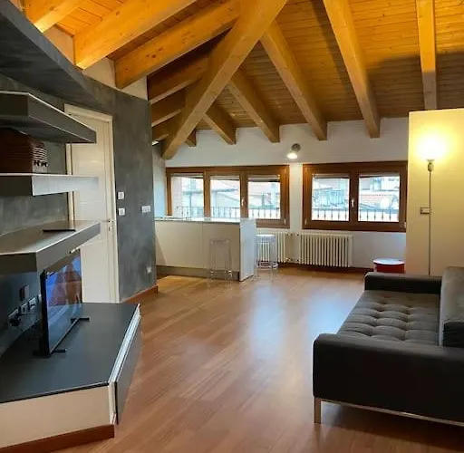 Interno 8 Con Box Auto Privato Gratuito Φεράρα